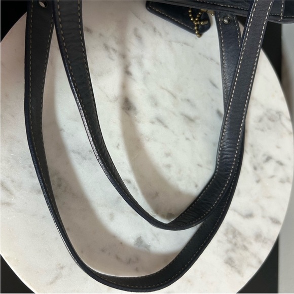 Coach Vintage 2005 Leatherware Tote in Navy Blue Leather – Style 1941 Collection - Picture 8 of 10